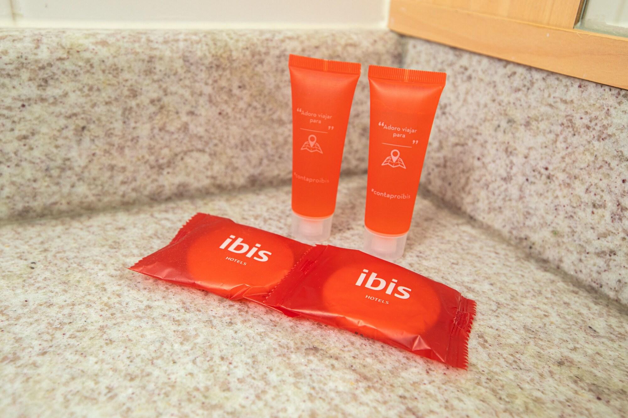 Ibis Vitoria Praia Do Canto Zewnętrze zdjęcie