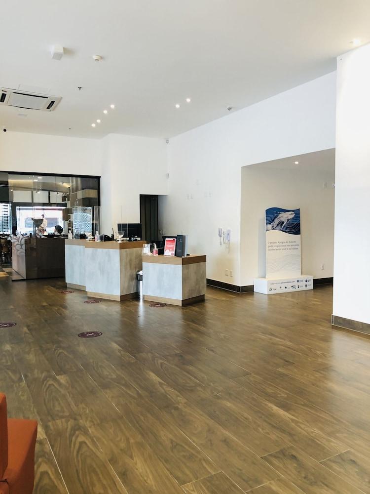 Ibis Vitoria Praia Do Canto Zewnętrze zdjęcie