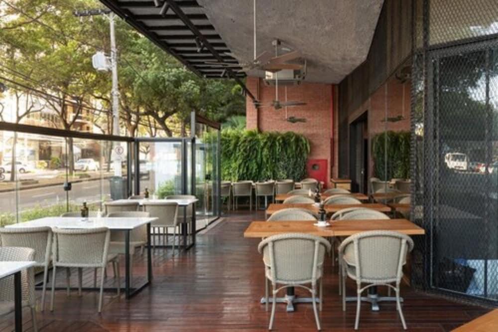 Ibis Vitoria Praia Do Canto Zewnętrze zdjęcie