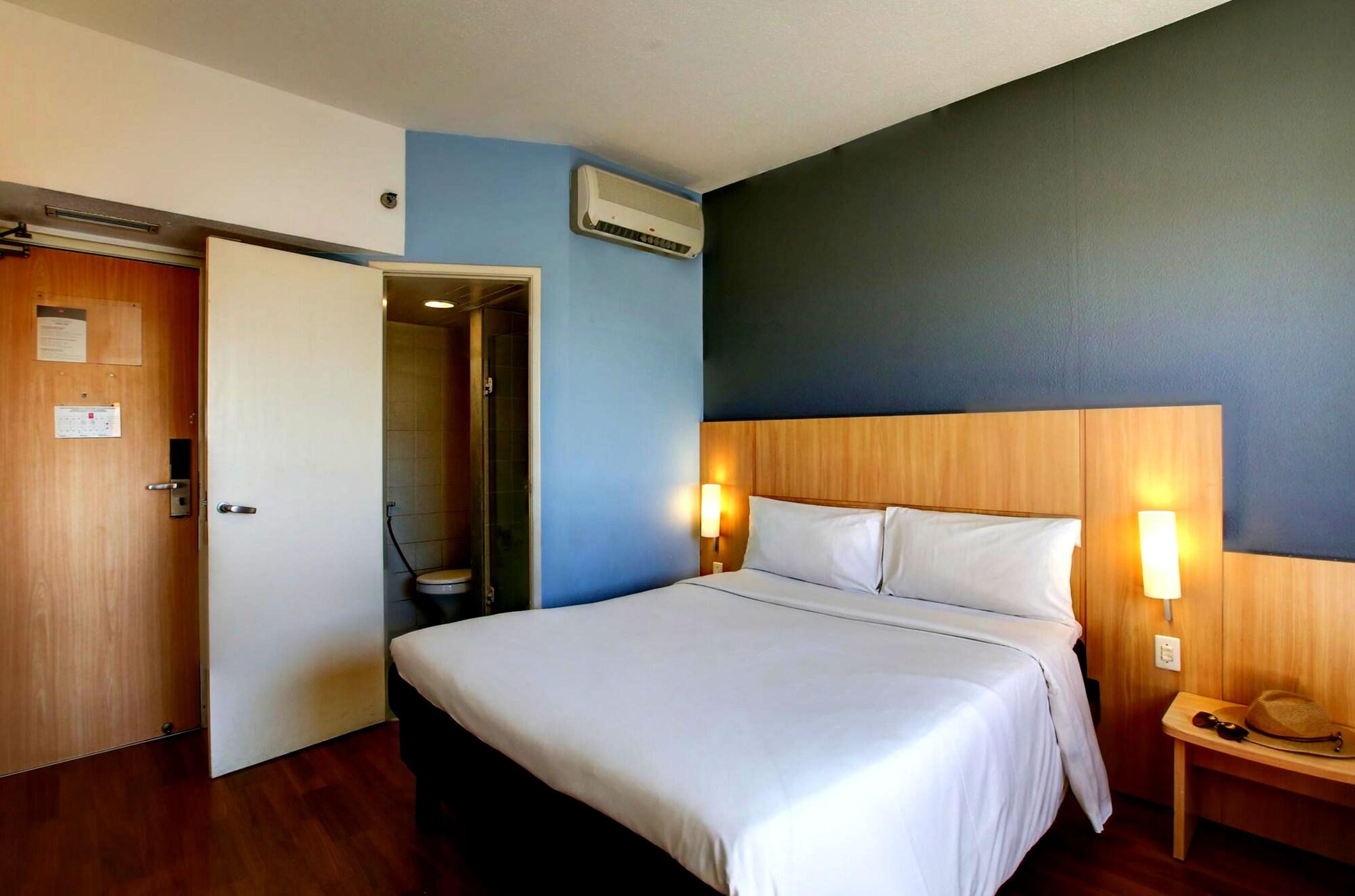 Ibis Vitoria Praia Do Canto Zewnętrze zdjęcie