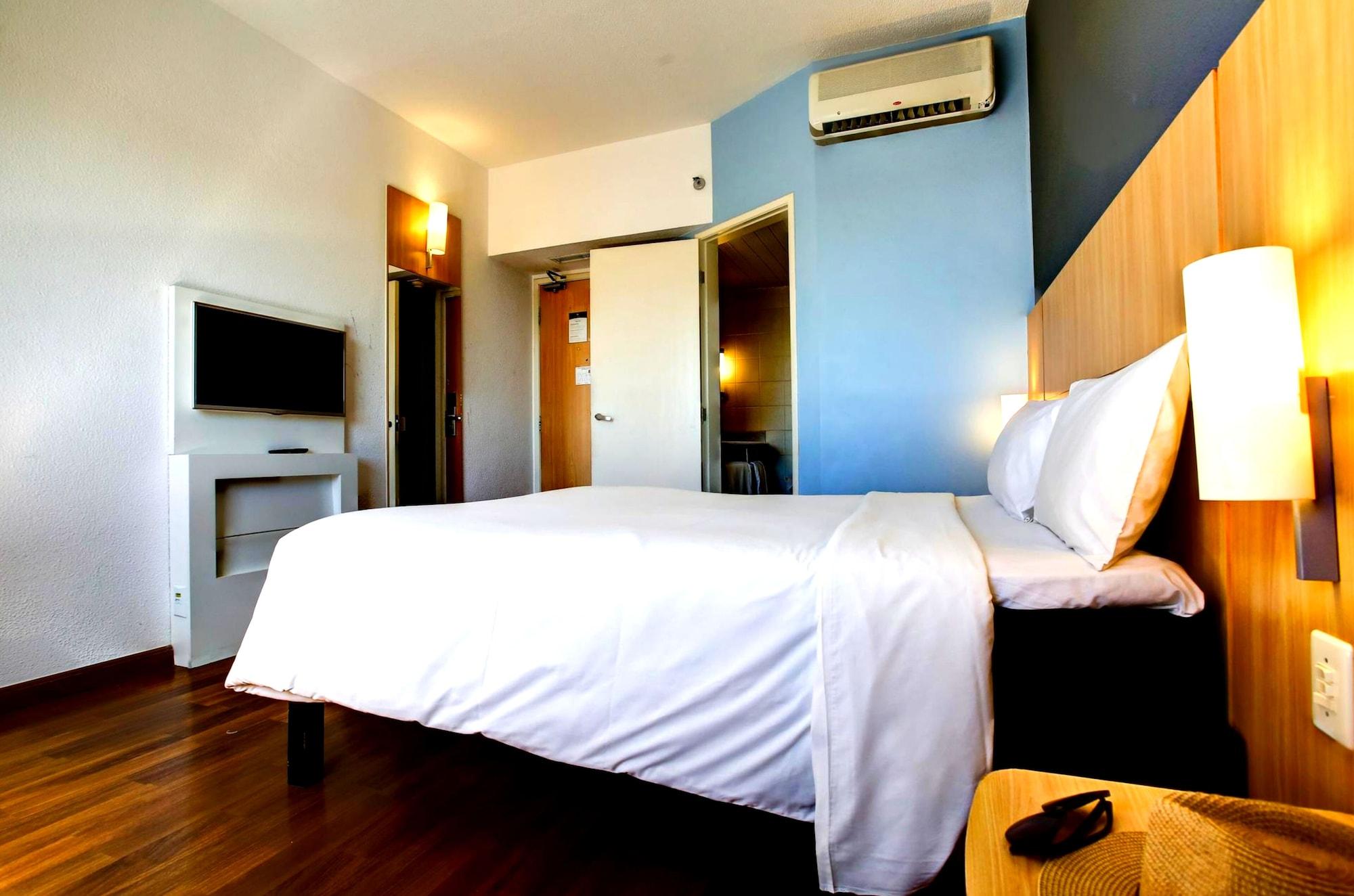 Ibis Vitoria Praia Do Canto Zewnętrze zdjęcie