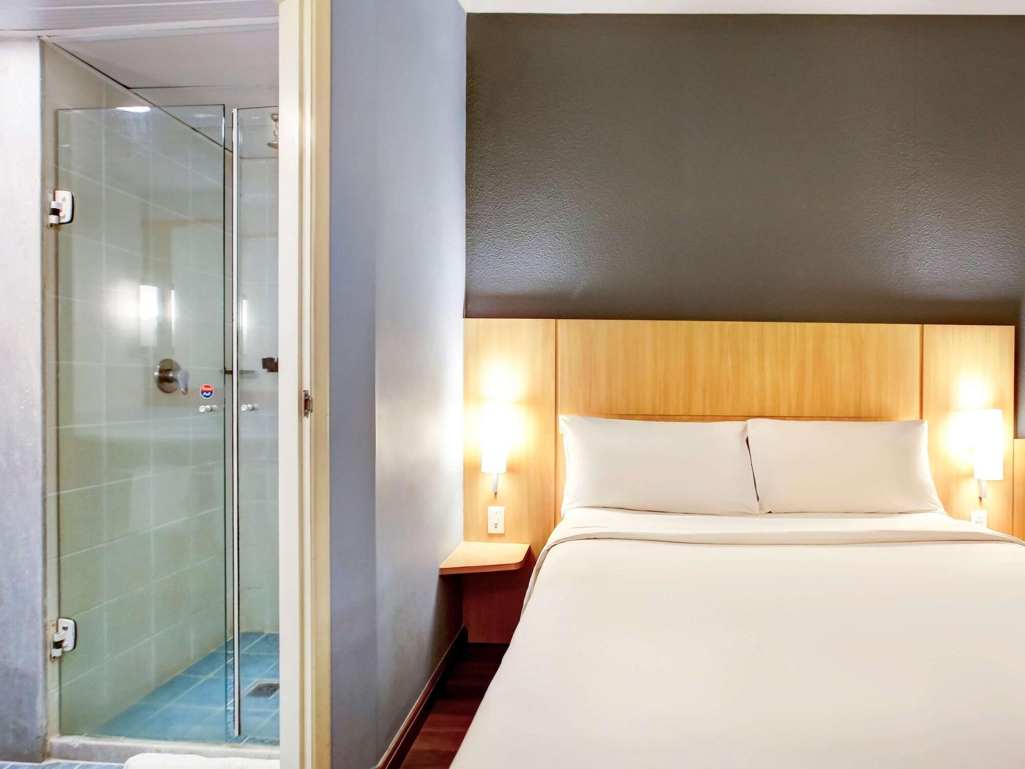 Ibis Vitoria Praia Do Canto Zewnętrze zdjęcie