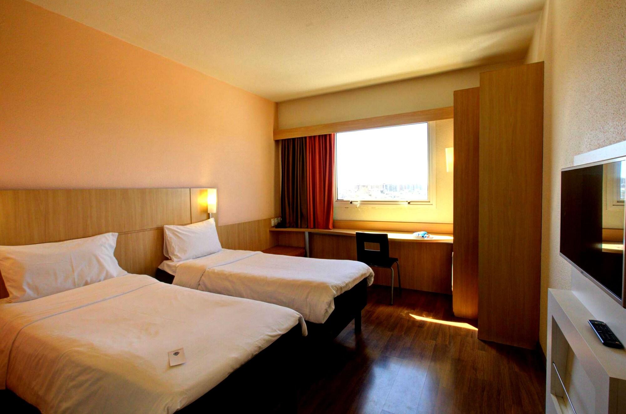 Ibis Vitoria Praia Do Canto Zewnętrze zdjęcie