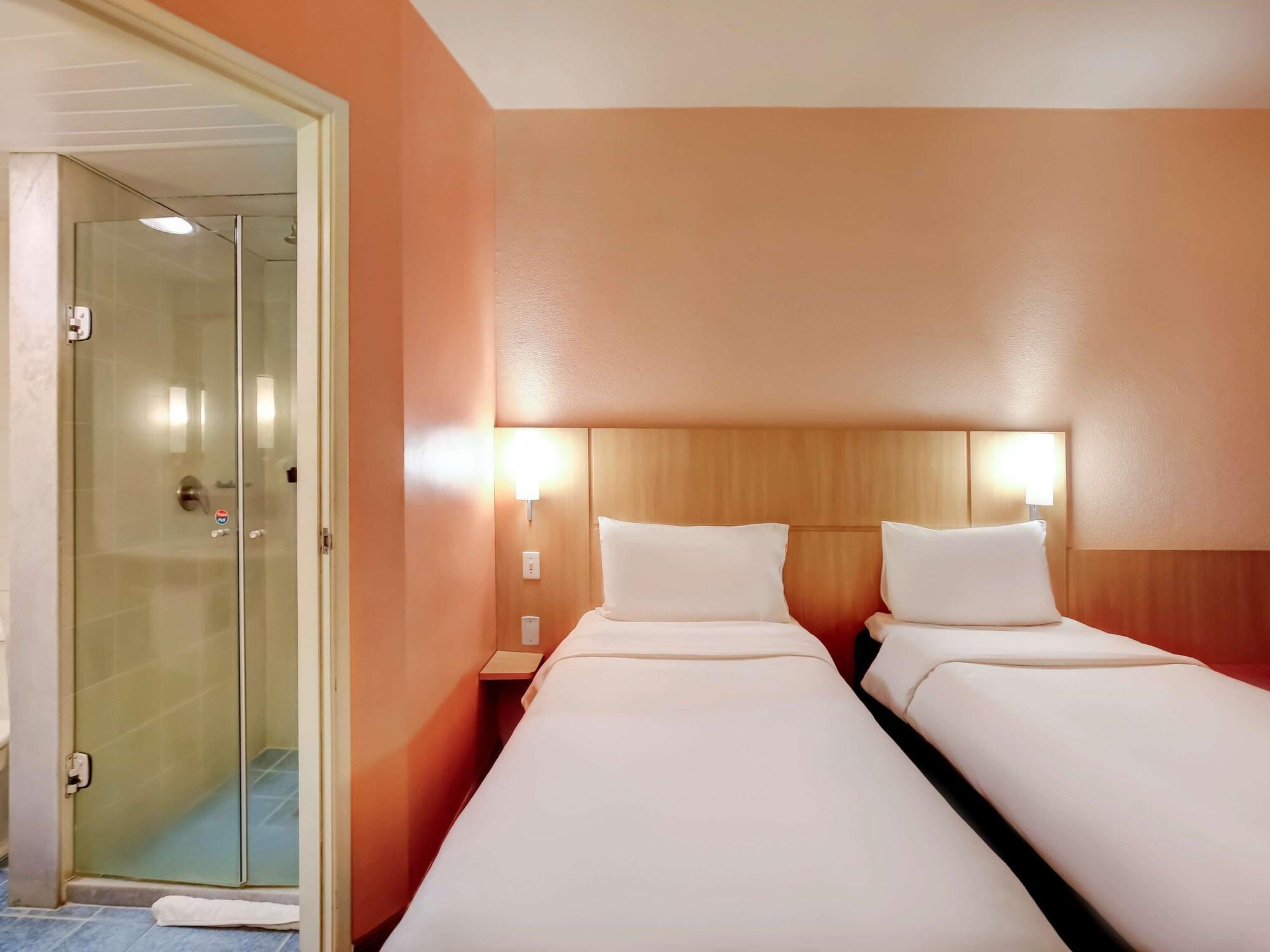Ibis Vitoria Praia Do Canto Zewnętrze zdjęcie