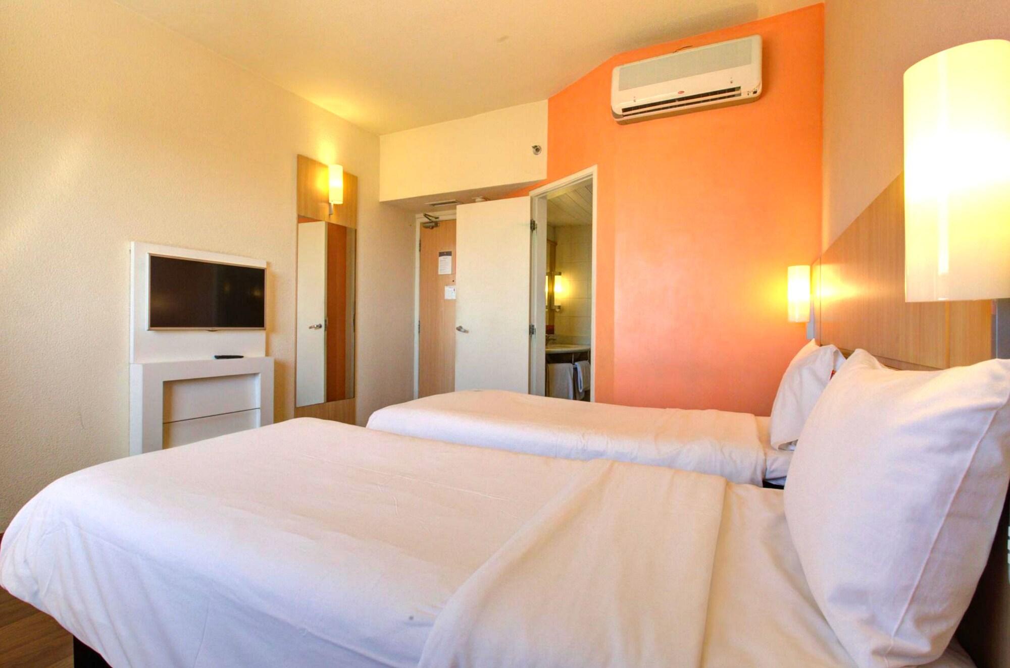 Ibis Vitoria Praia Do Canto Zewnętrze zdjęcie