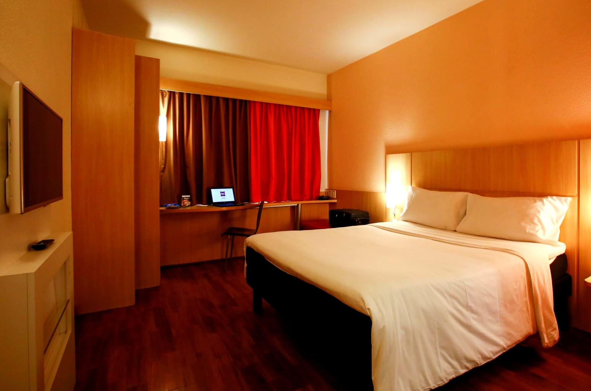 Ibis Vitoria Praia Do Canto Zewnętrze zdjęcie