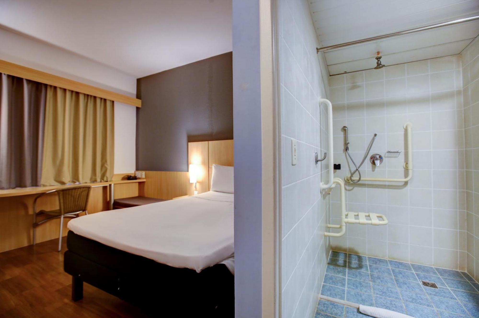 Ibis Vitoria Praia Do Canto Zewnętrze zdjęcie