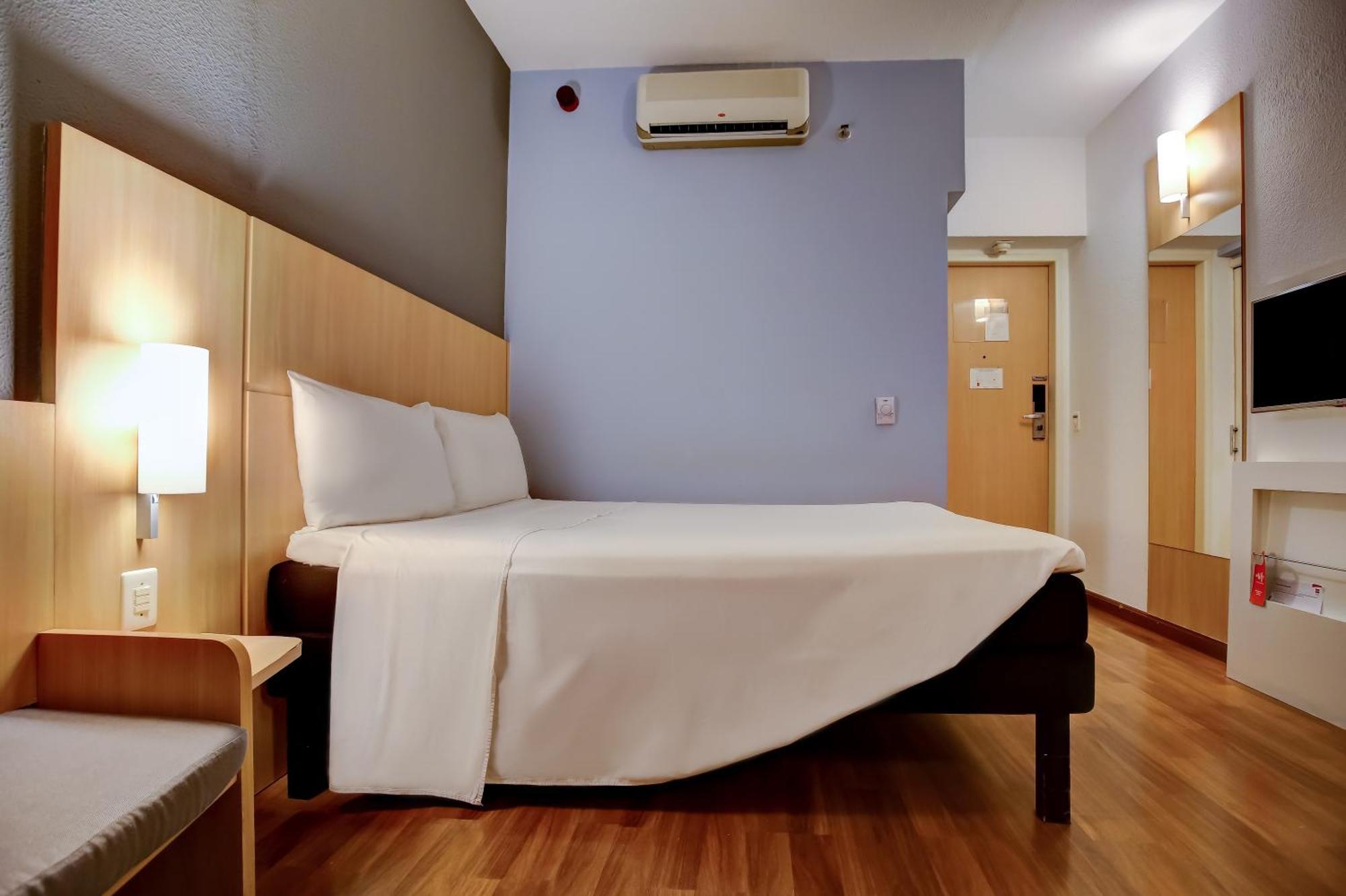 Ibis Vitoria Praia Do Canto Zewnętrze zdjęcie